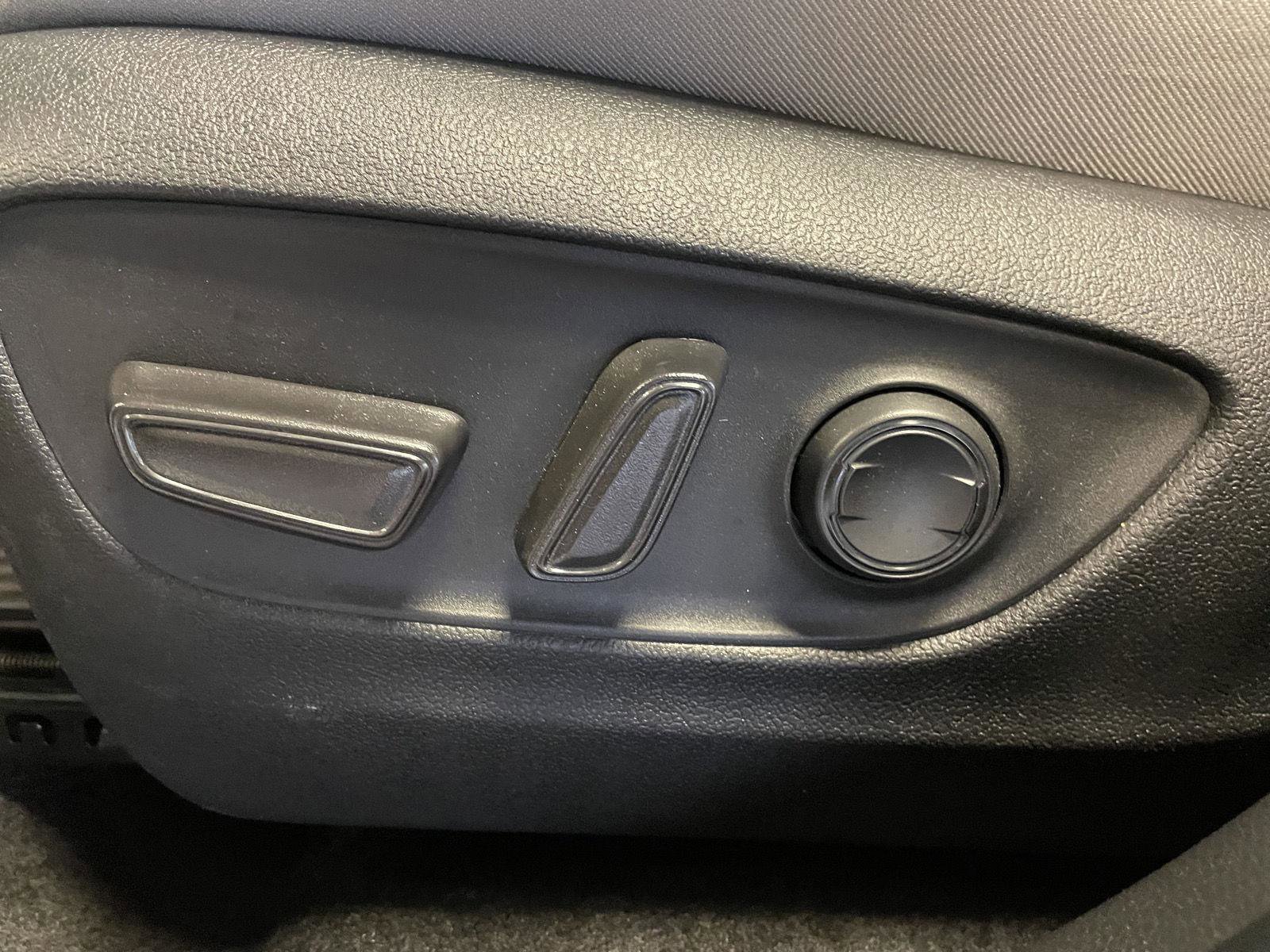 Used 2024 Toyota RAV4 XLE w/ Convenience Package image 20