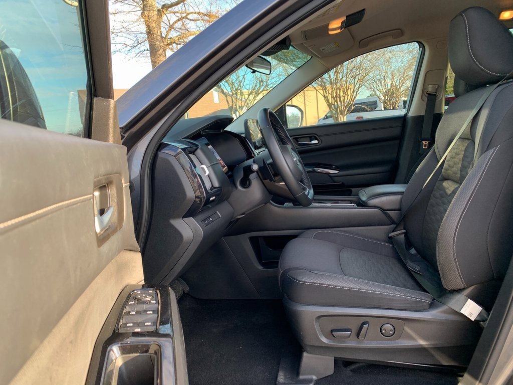 Used 2022 Nissan Pathfinder SV image 20