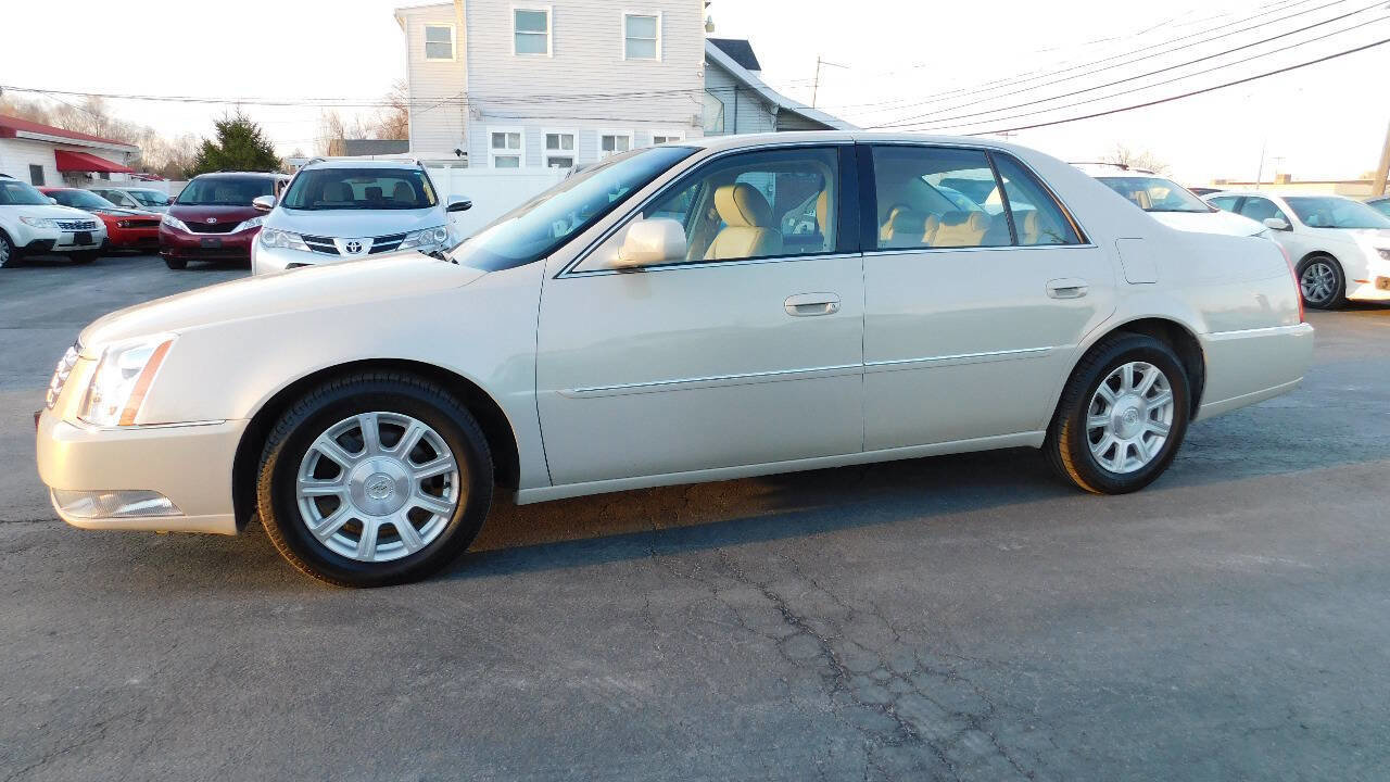 Used 2011 Cadillac DTS FWD image 26