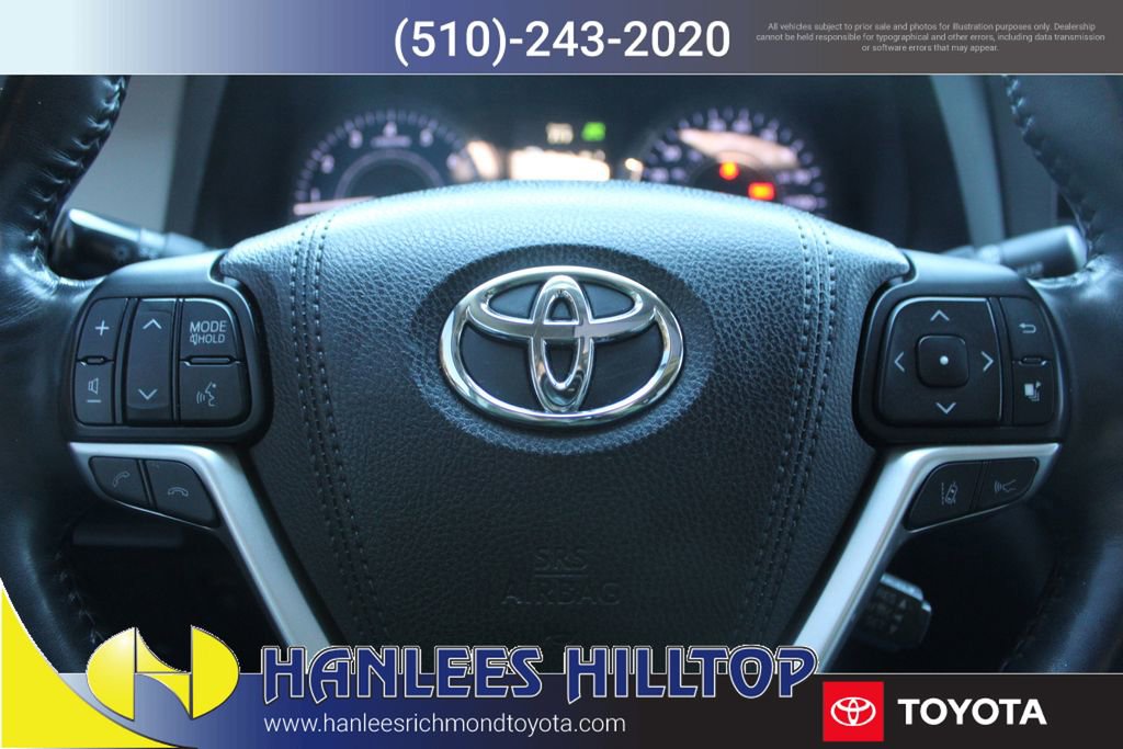 Used 2018 Toyota Sienna Limited w/ Carpet Mat Package image 32