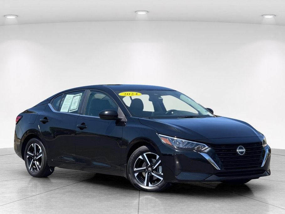 Used 2024 Nissan Sentra SV FWD image 2