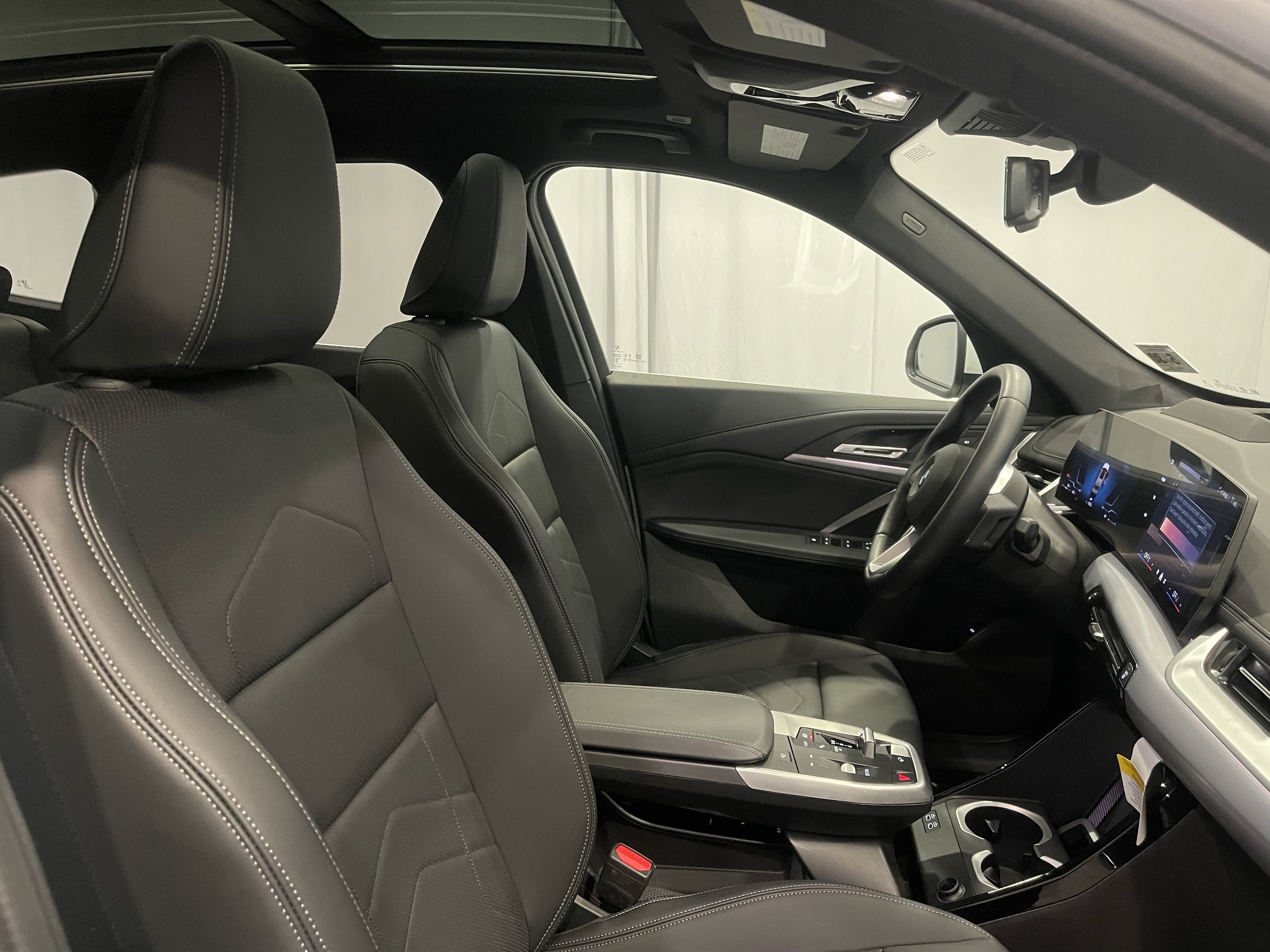 Used 2025 BMW X1 xDrive28i w/ Technology Package image 15