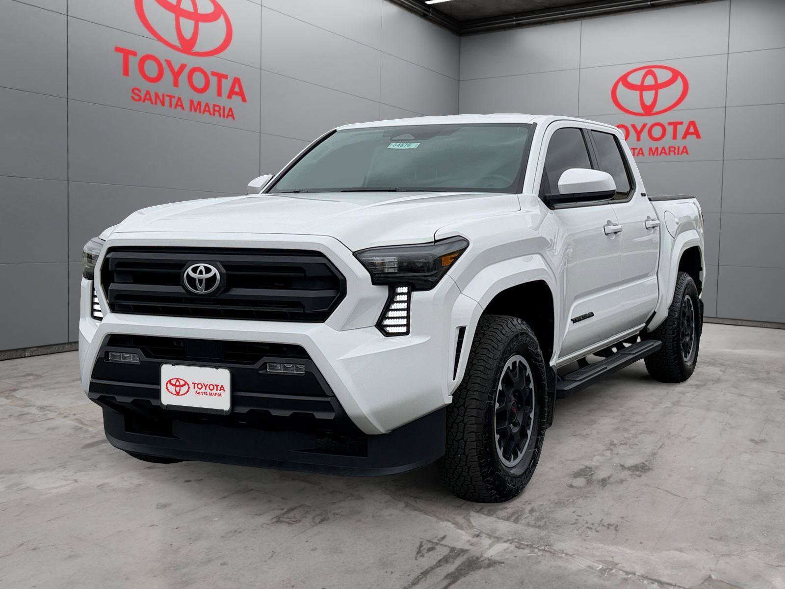 Used 2025 Toyota Tacoma SR5 AWD/4WD image 9
