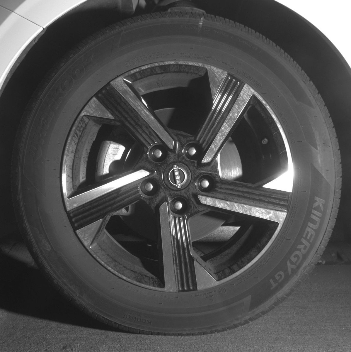 Used 2025 Nissan Sentra SV FWD image 12
