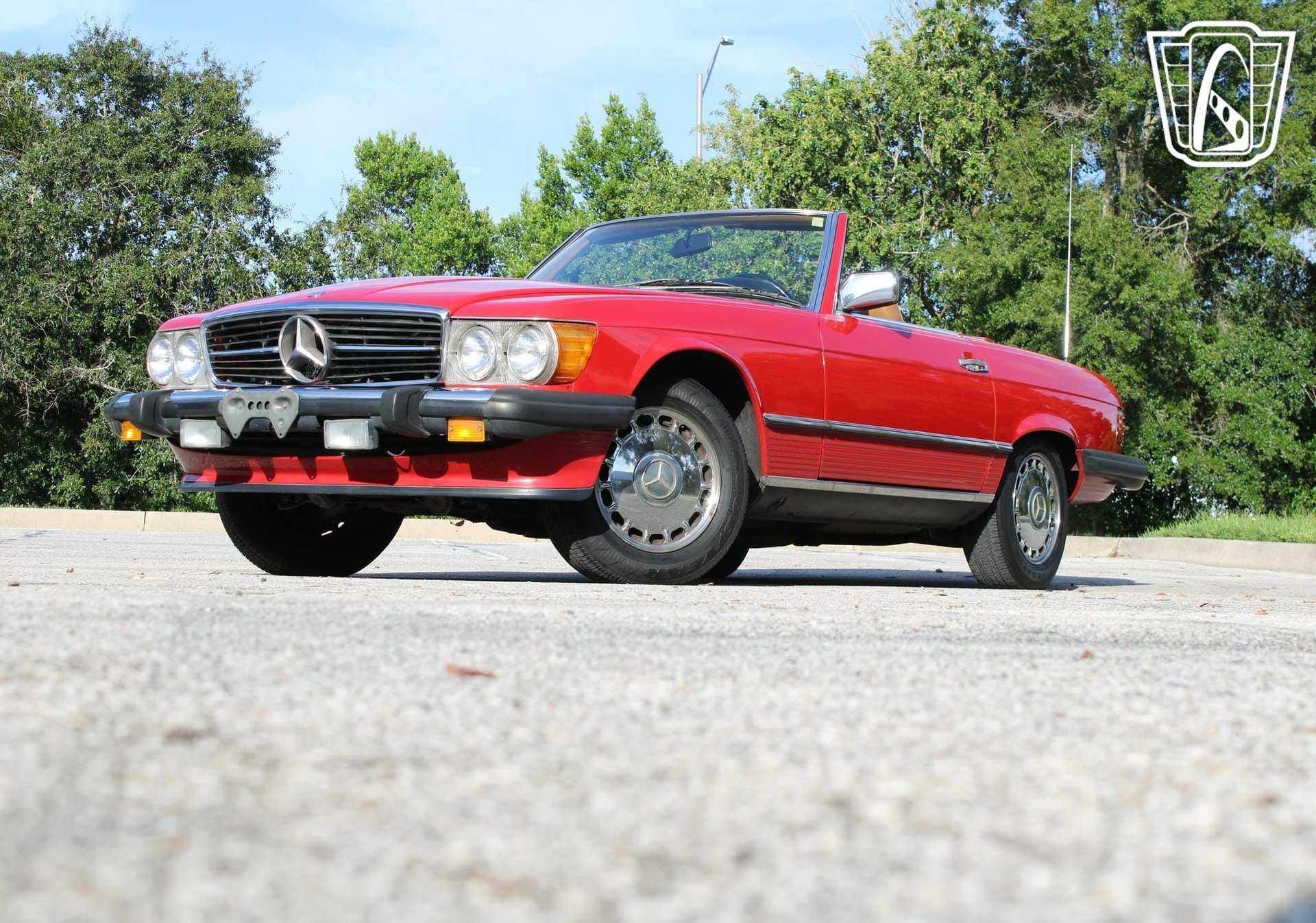 Used 1987 Mercedes-Benz 560 SL image 2