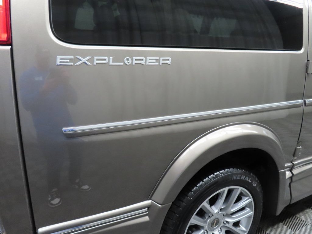 Used 2021 GMC Savana 2500 RWD image 29