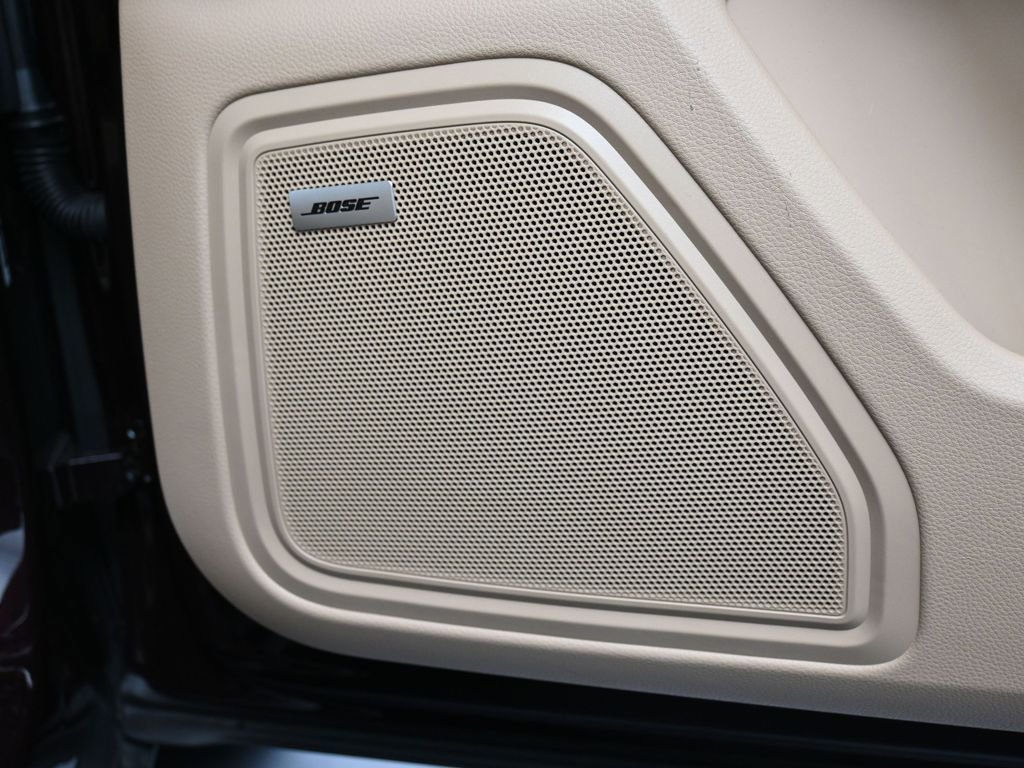 Certified 2025 Porsche Macan image 30