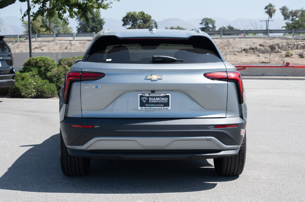 Used 2024 Chevrolet Blazer EV LT AWD/4WD image 5