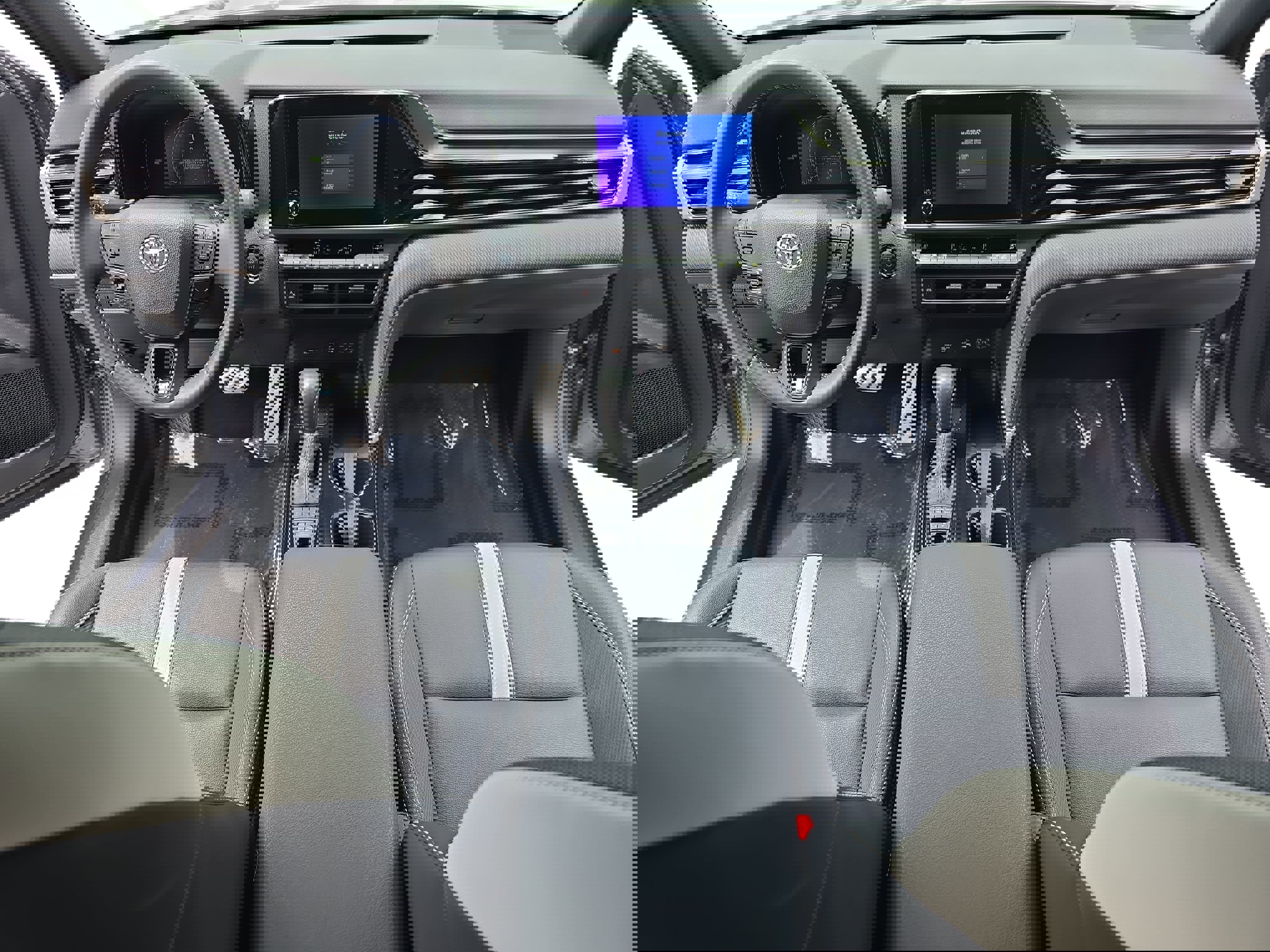 Used 2025 Toyota Camry SE w/ Convenience Package FWD image 9