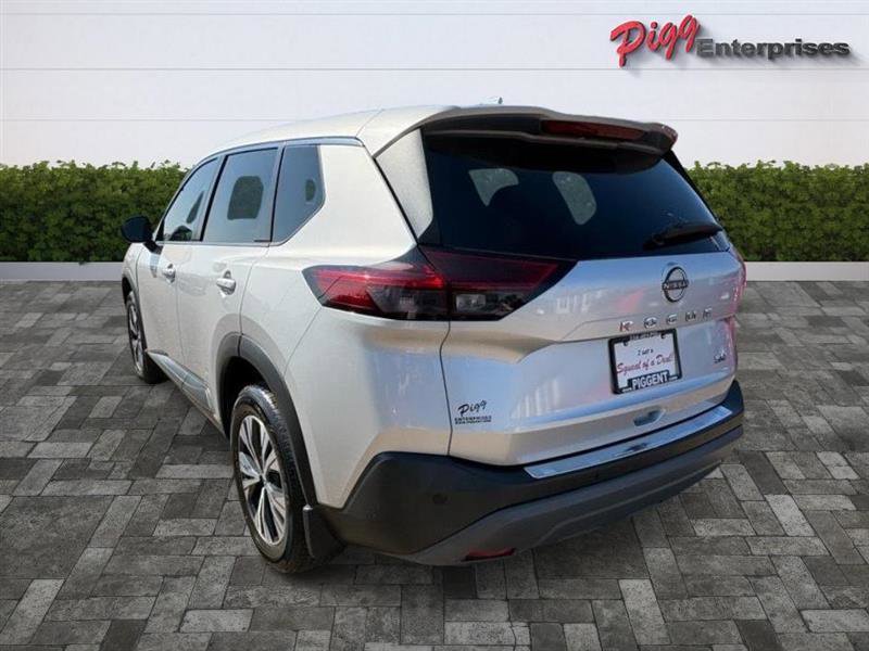 Used 2022 Nissan Rogue SV FWD image 2