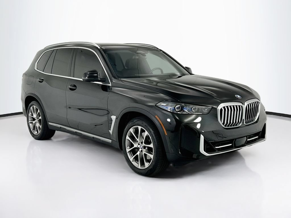 Certified 2024 BMW X5 xDrive40i w/ Premium Package AWD/4WD image 3