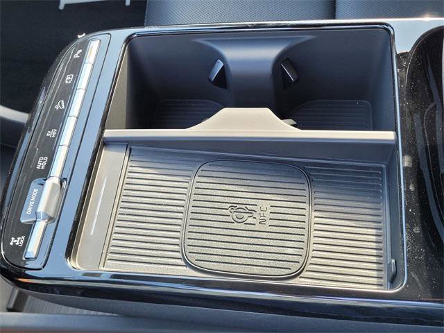 New 2025 Hyundai Tucson Limited image 17