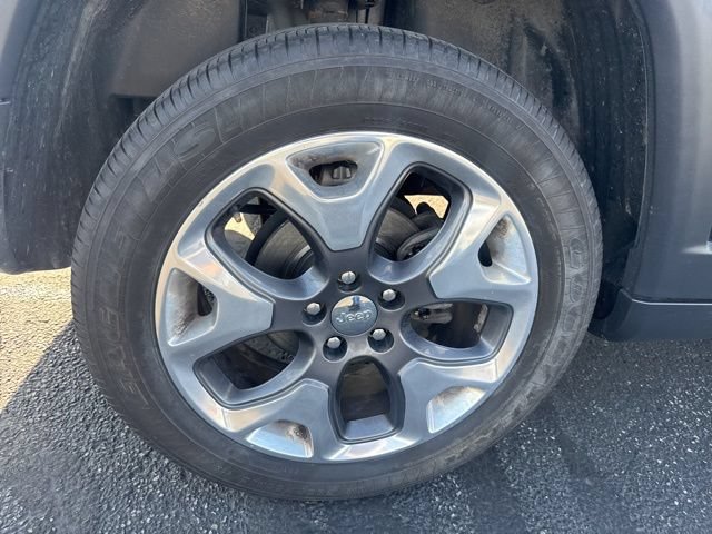 Used 2019 Jeep Compass Limited AWD/4WD image 29
