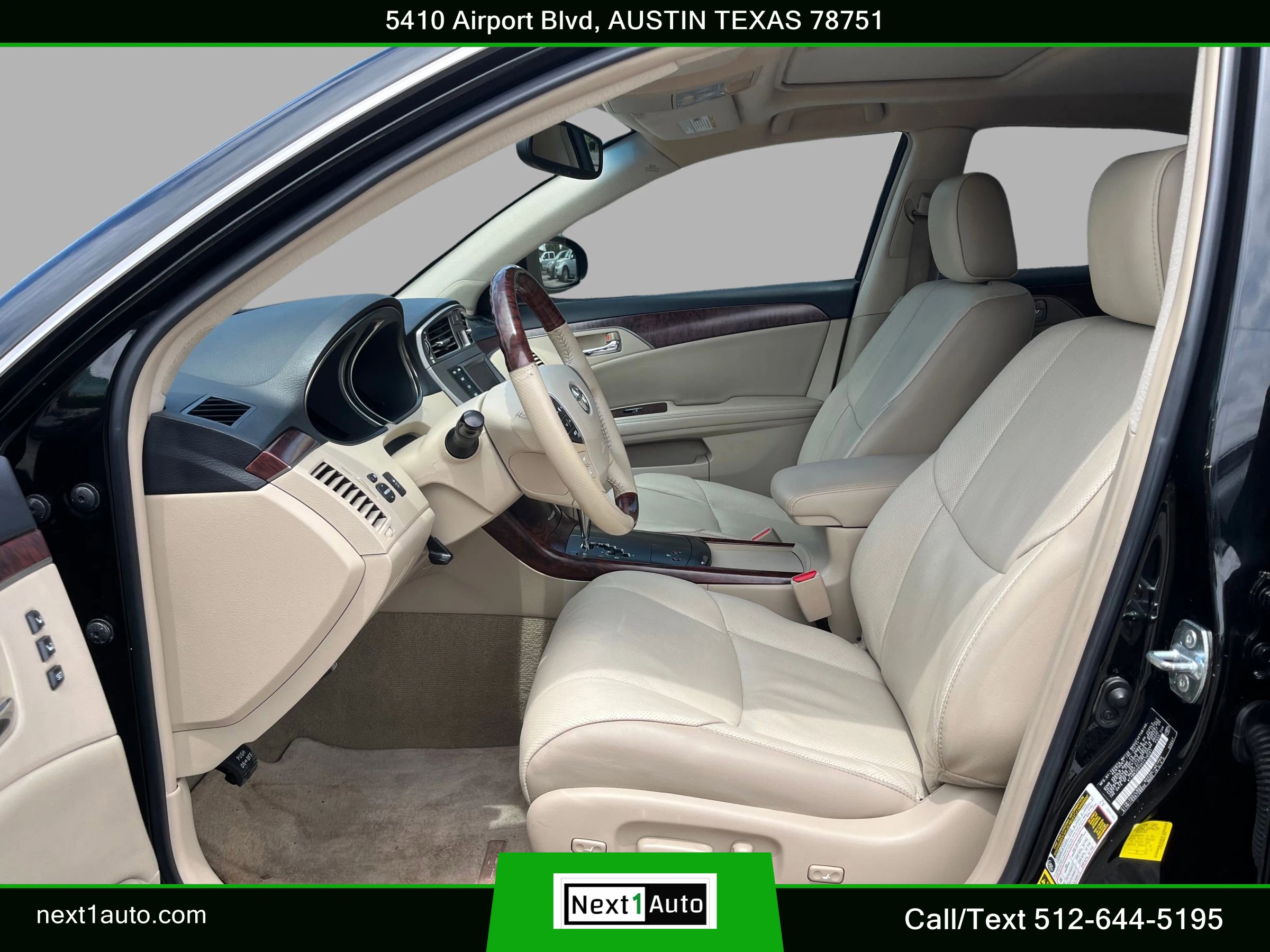 Used 2011 Toyota Avalon Limited FWD image 19