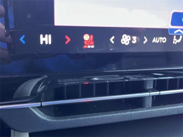 Used 2024 Lincoln Nautilus Reserve image 37