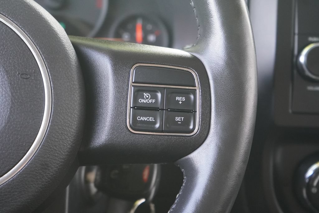 Used 2012 Jeep Patriot Latitude FWD image 15