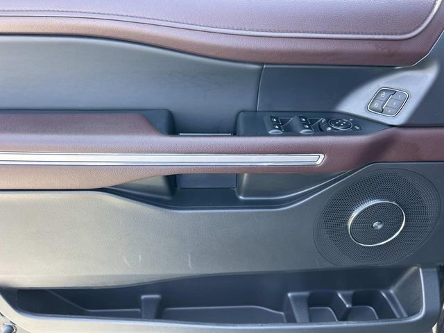 Used 2024 Ford Expedition Limited image 31