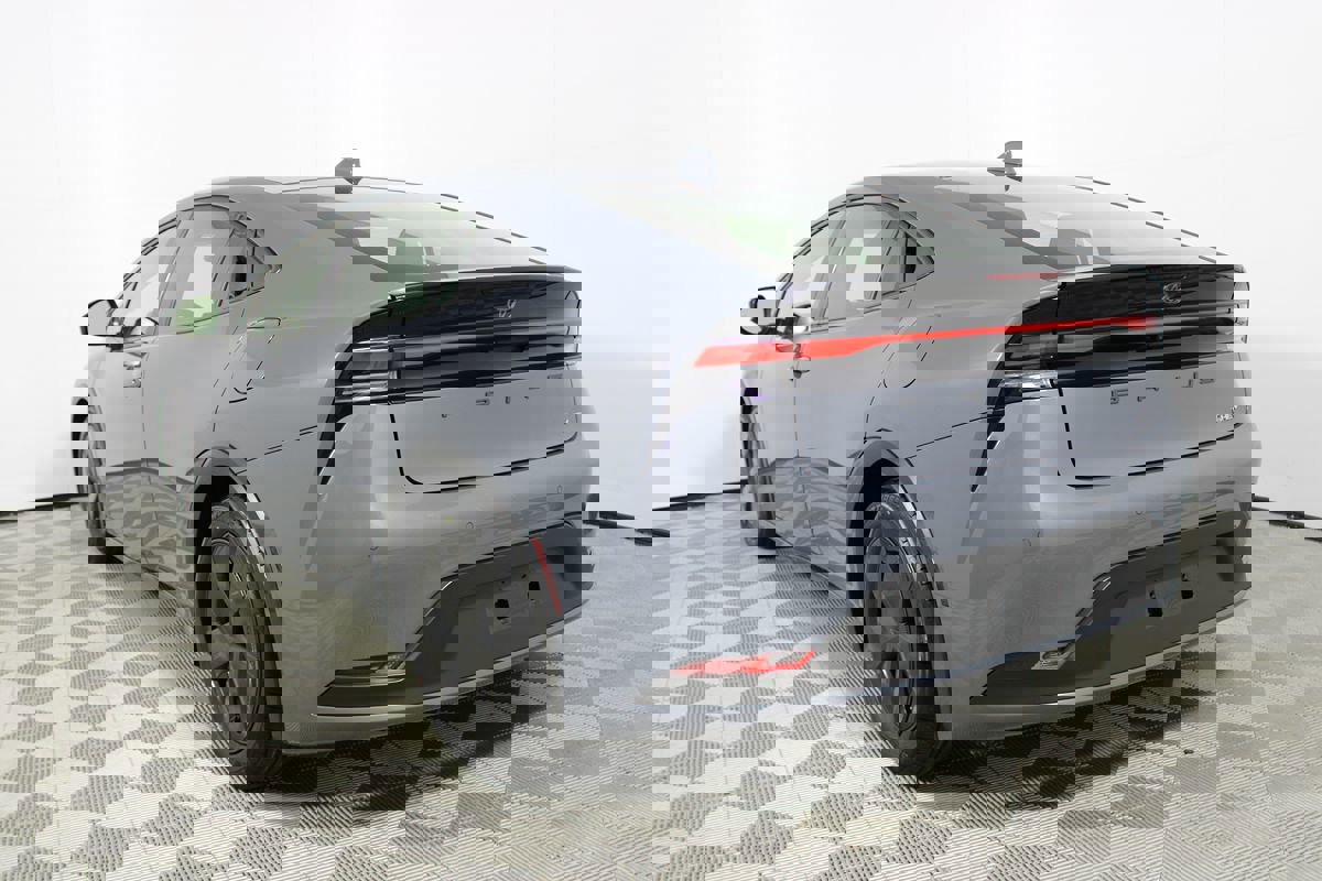 Used 2024 Toyota Prius LE image 30