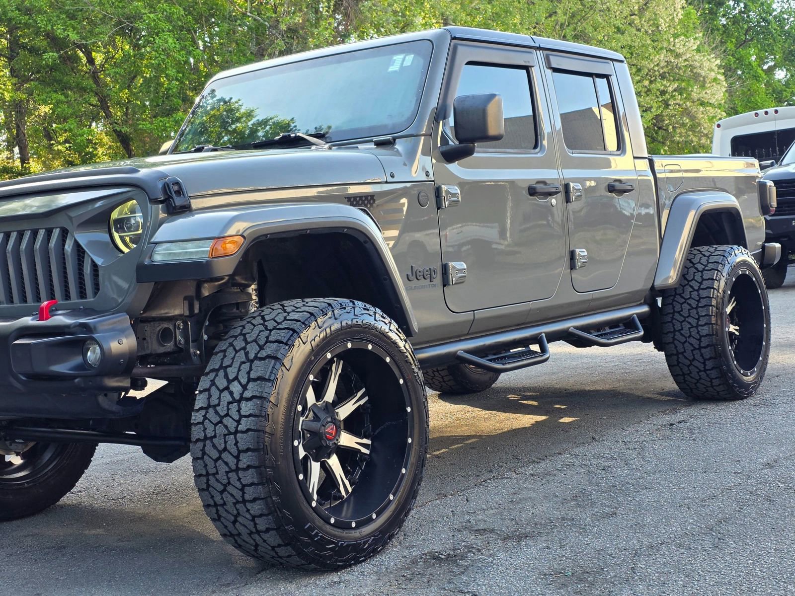 Used 2020 Jeep Gladiator Overland AWD/4WD image 3