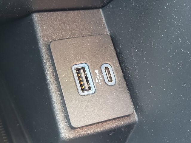 Certified 2024 Ford Edge Titanium AWD/4WD image 18