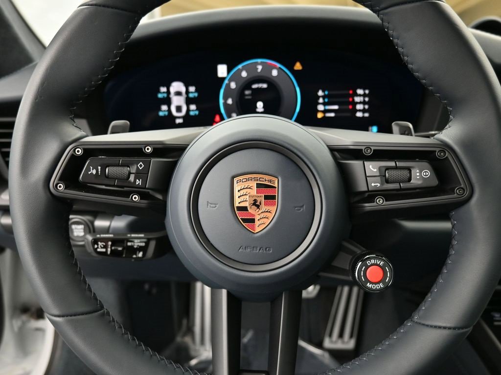 Used 2025 Porsche 911 Carrera 4 GTS image 27