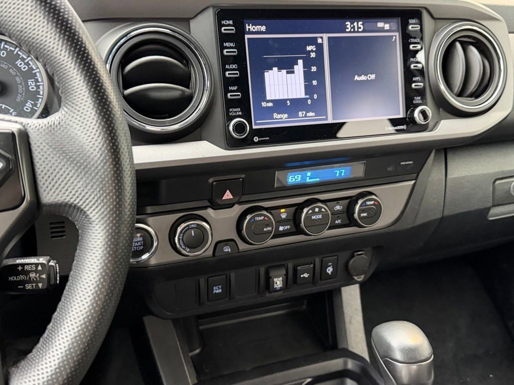 Used 2022 Toyota Tacoma TRD Off-Road image 10