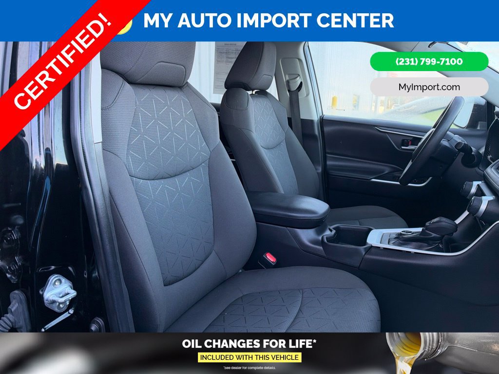 Used 2024 Toyota RAV4 AWD Hybrid image 28