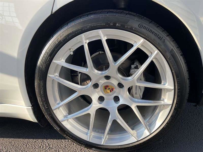 Used 2014 Porsche Panamera 4S image 8