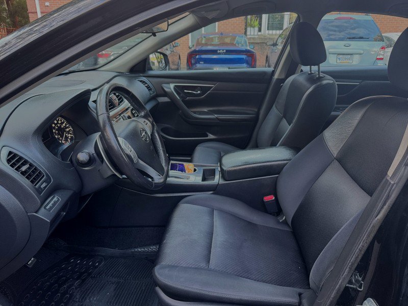 Used 2018 Nissan Altima FWD image 11