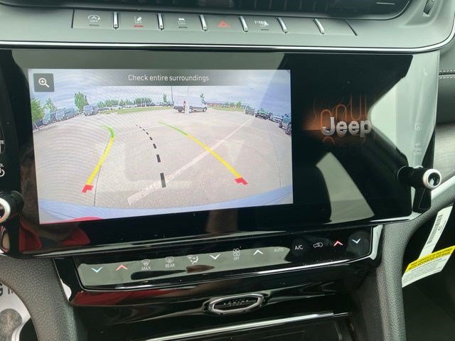 New 2026 Jeep Grand Cherokee Limited w/ Limited Altitude Package AWD/4WD image 20