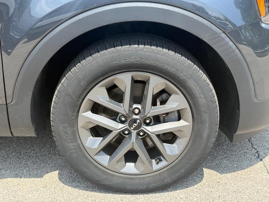 Used 2024 Kia Telluride LX FWD image 10