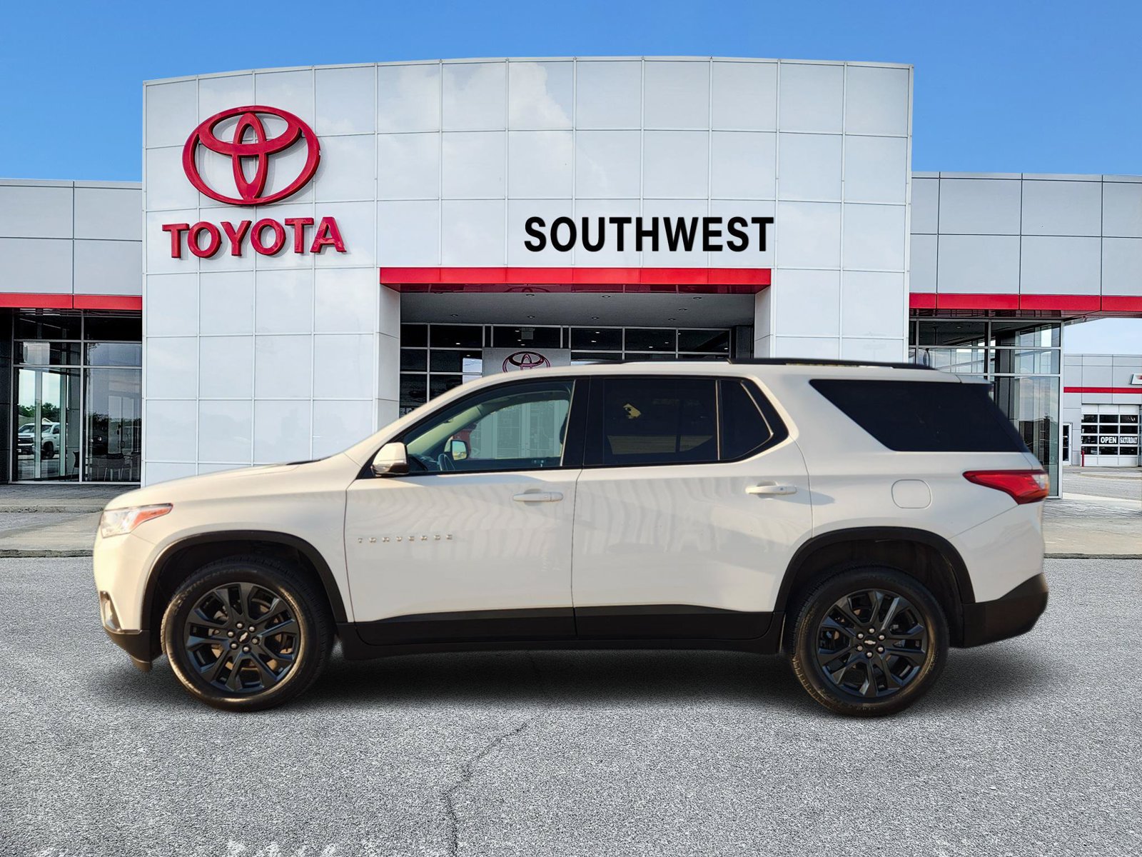 Used 2020 Chevrolet Traverse RS w/ LPO, Floor Liner Package FWD image 3