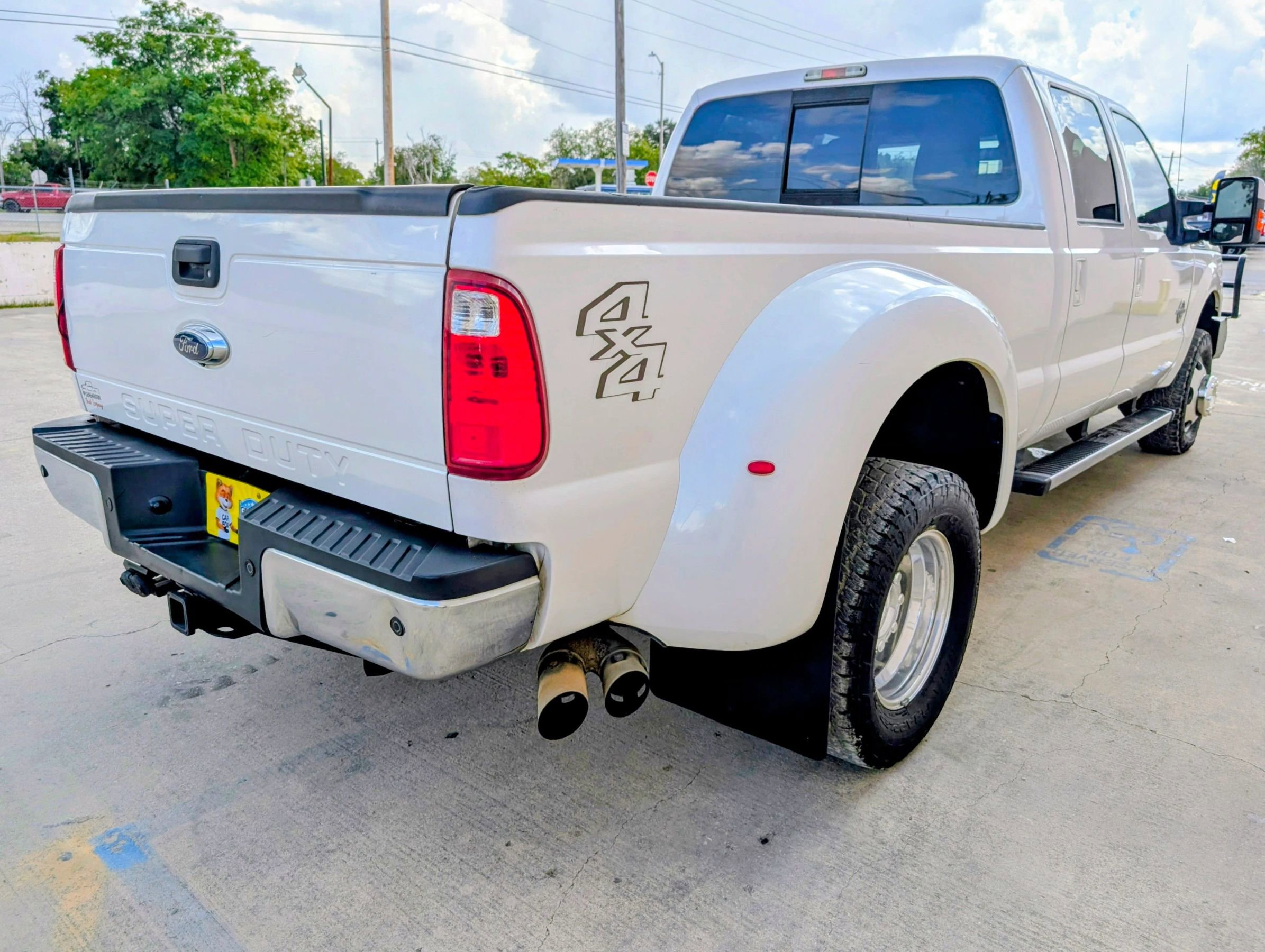 Used 2016 Ford F350 Lariat w/ Chrome Package image 8