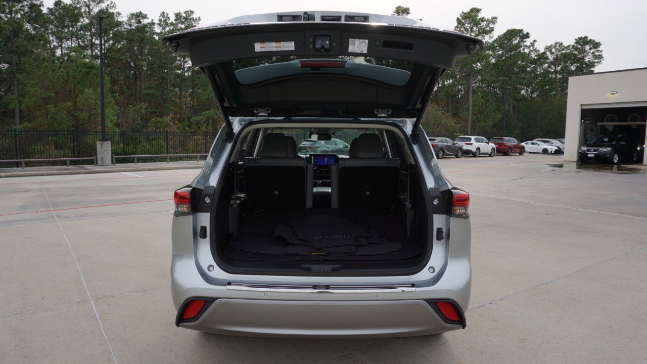 Used 2023 Toyota Highlander Platinum image 38