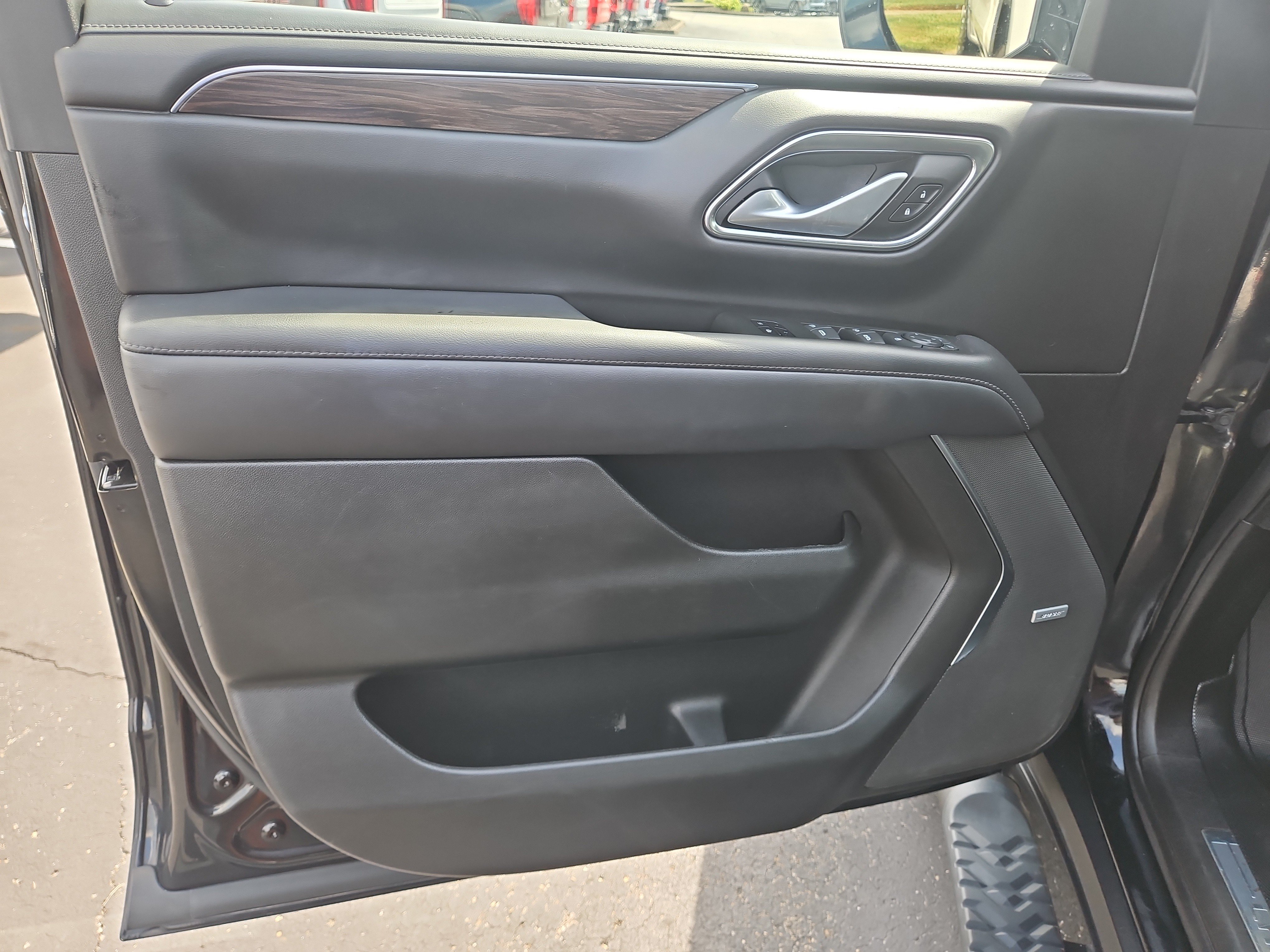 Used 2022 Chevrolet Suburban LT AWD/4WD image 19