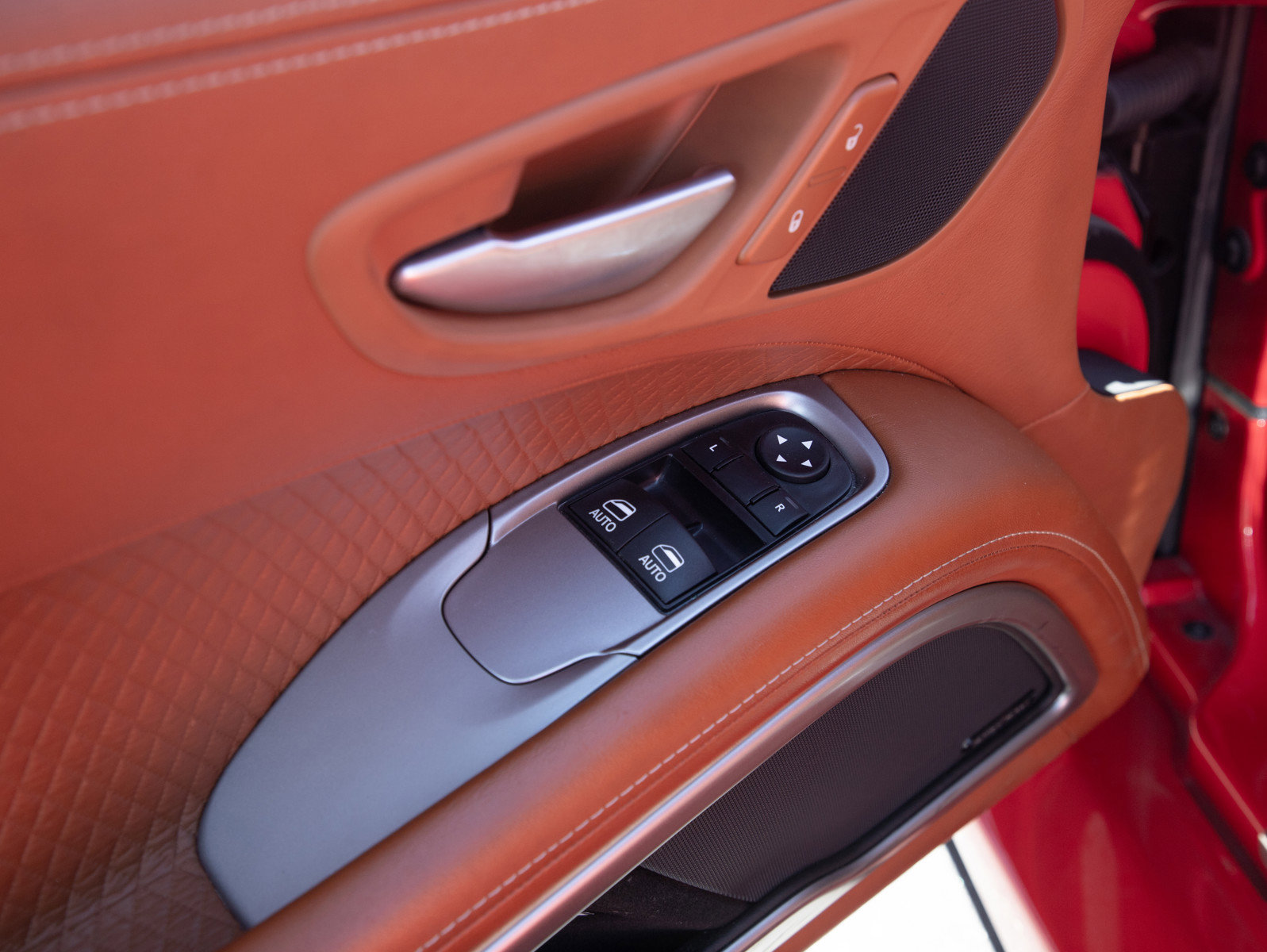 Used 2014 SRT GTS w/ GTS Laguna Interior Package RWD image 25