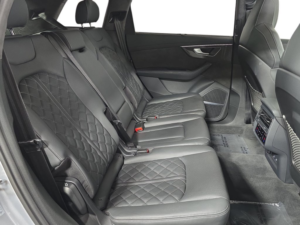 Used 2021 Audi SQ7 Prestige w/ Prestige Package AWD/4WD image 26