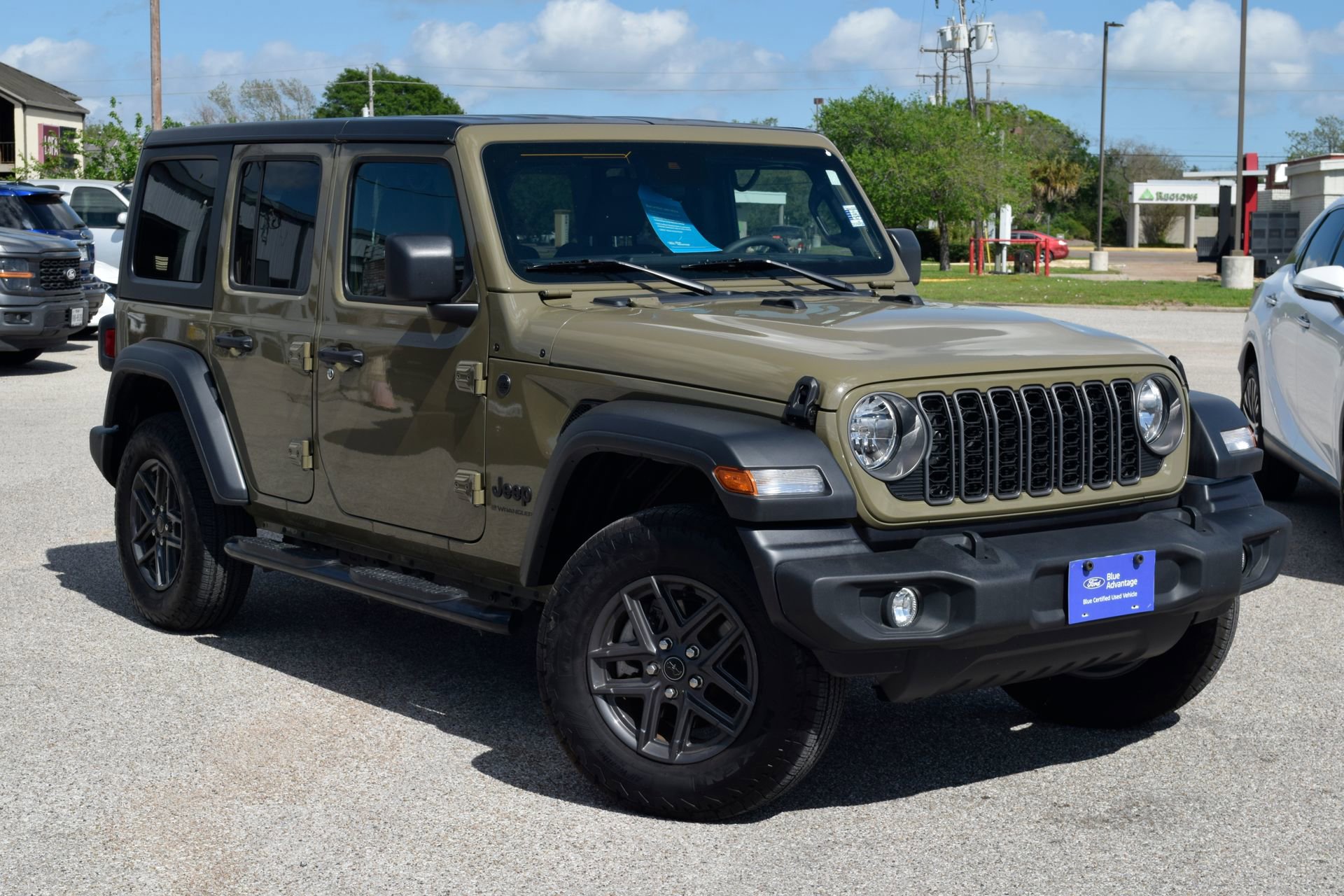 Used 2025 Jeep Wrangler Sport S AWD/4WD image 3