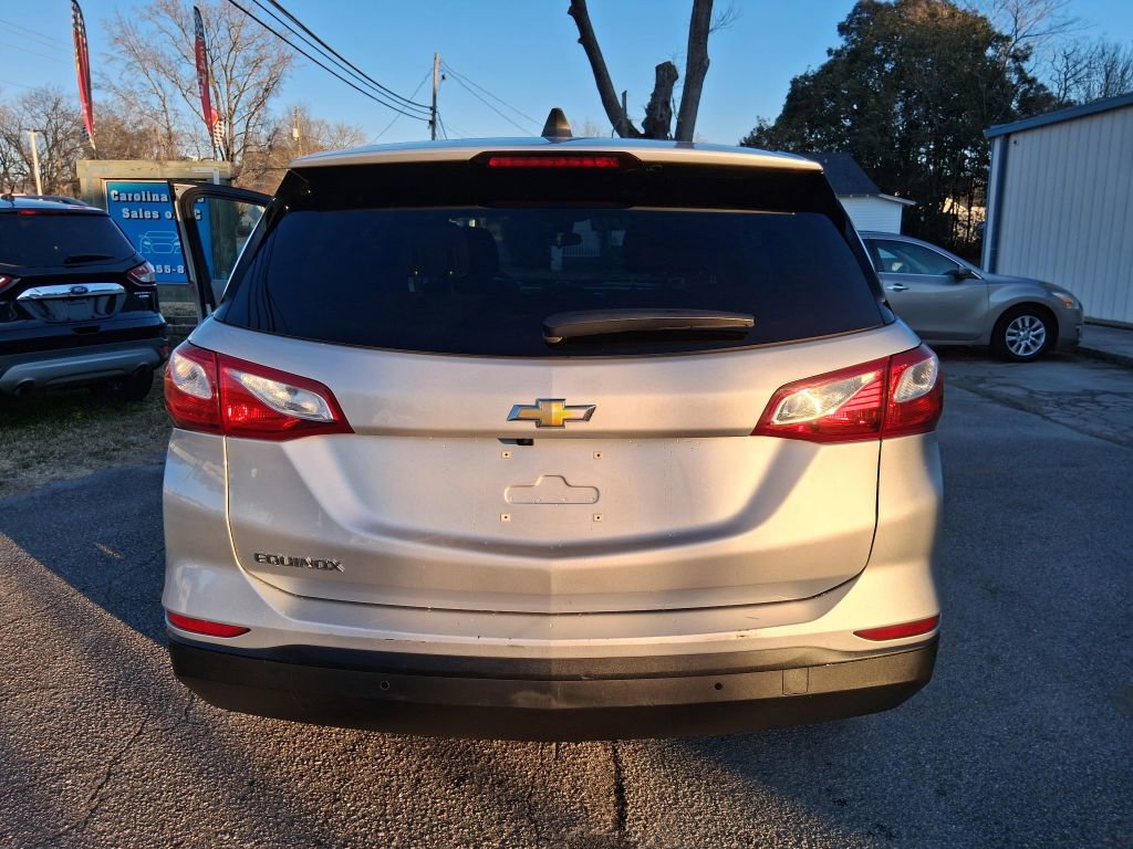 Used 2020 Chevrolet Equinox LS w/ LS Convenience Package image 3