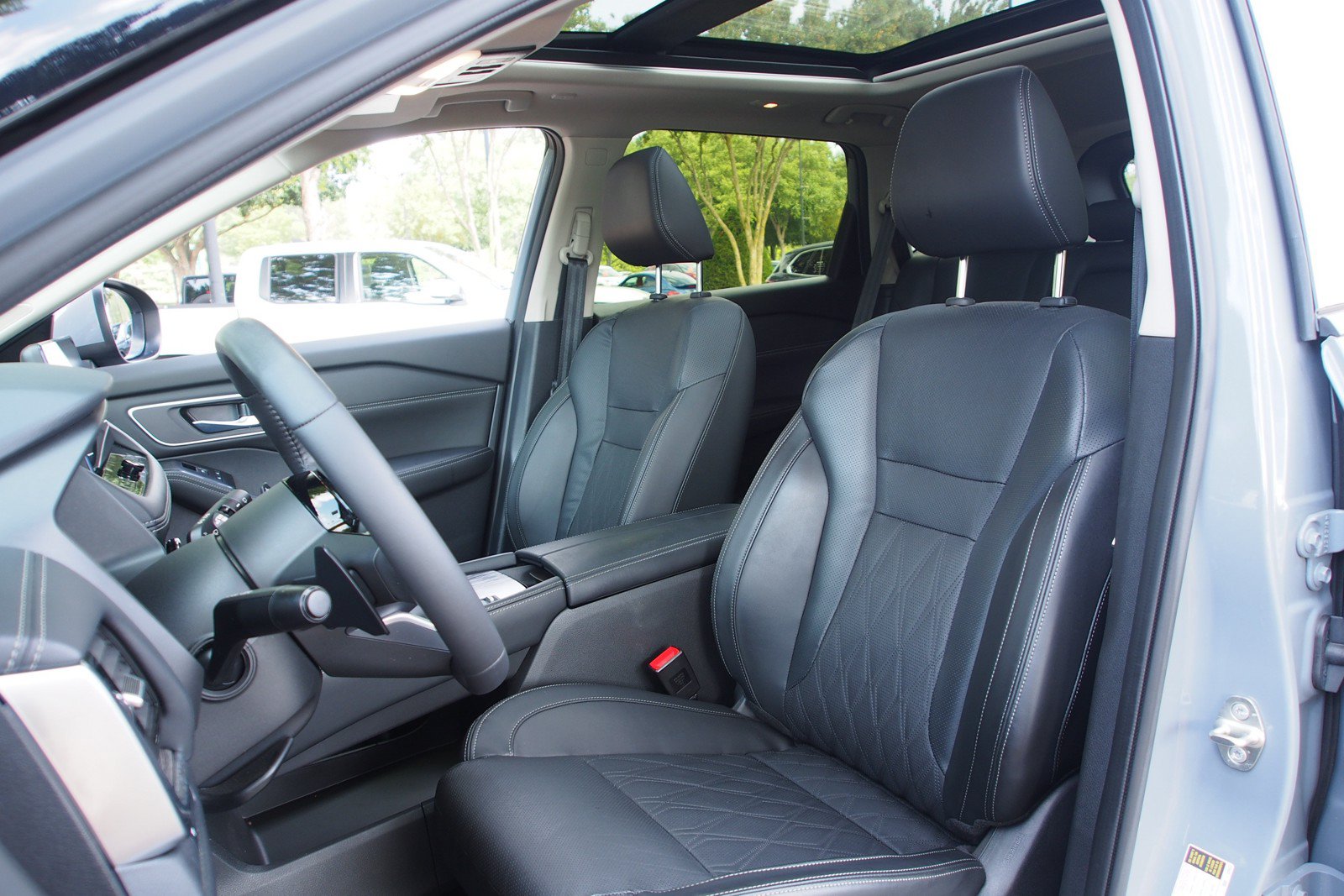Used 2024 Nissan Rogue Platinum FWD image 18