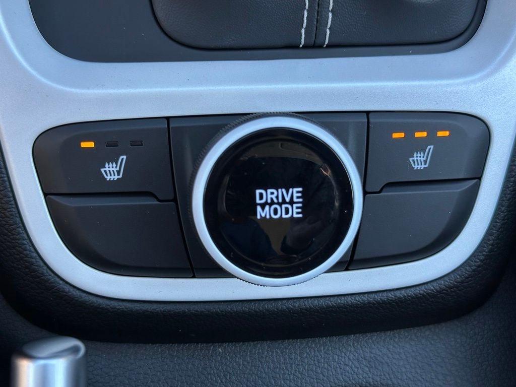 New 2026 Hyundai Venue SEL FWD image 16