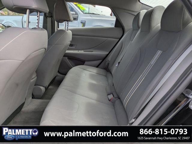 Used 2022 Hyundai Elantra SEL FWD image 11