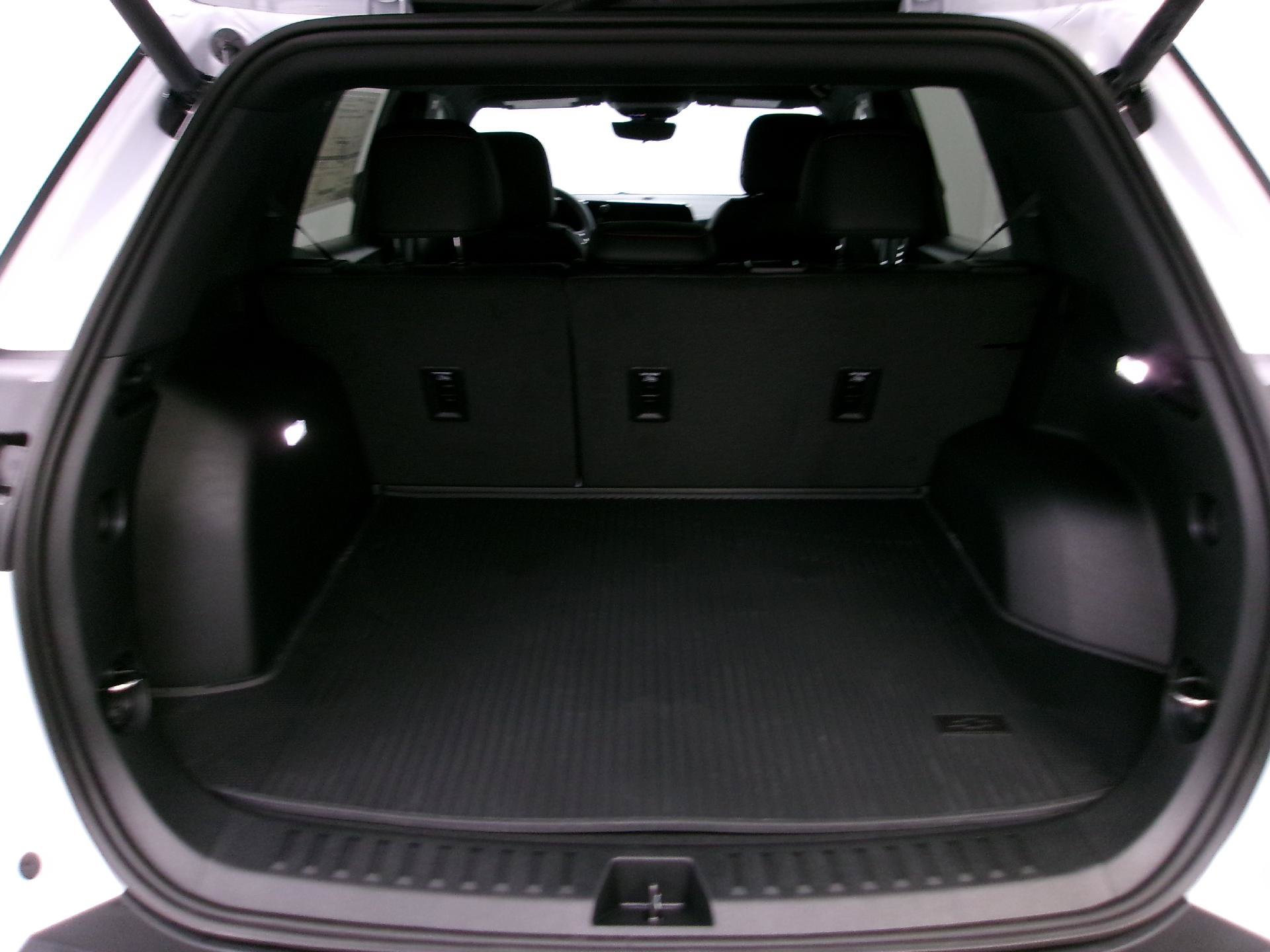 New 2027 Chevrolet Equinox RS w/ Safety and Technology Package FWD image 12