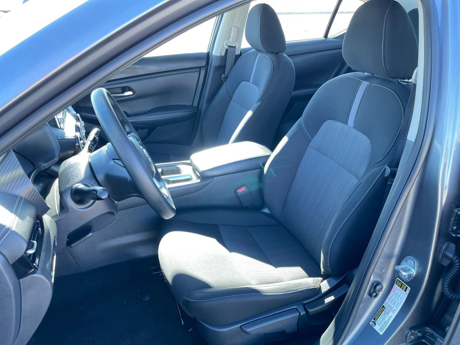 Used 2025 Nissan Sentra SV image 35