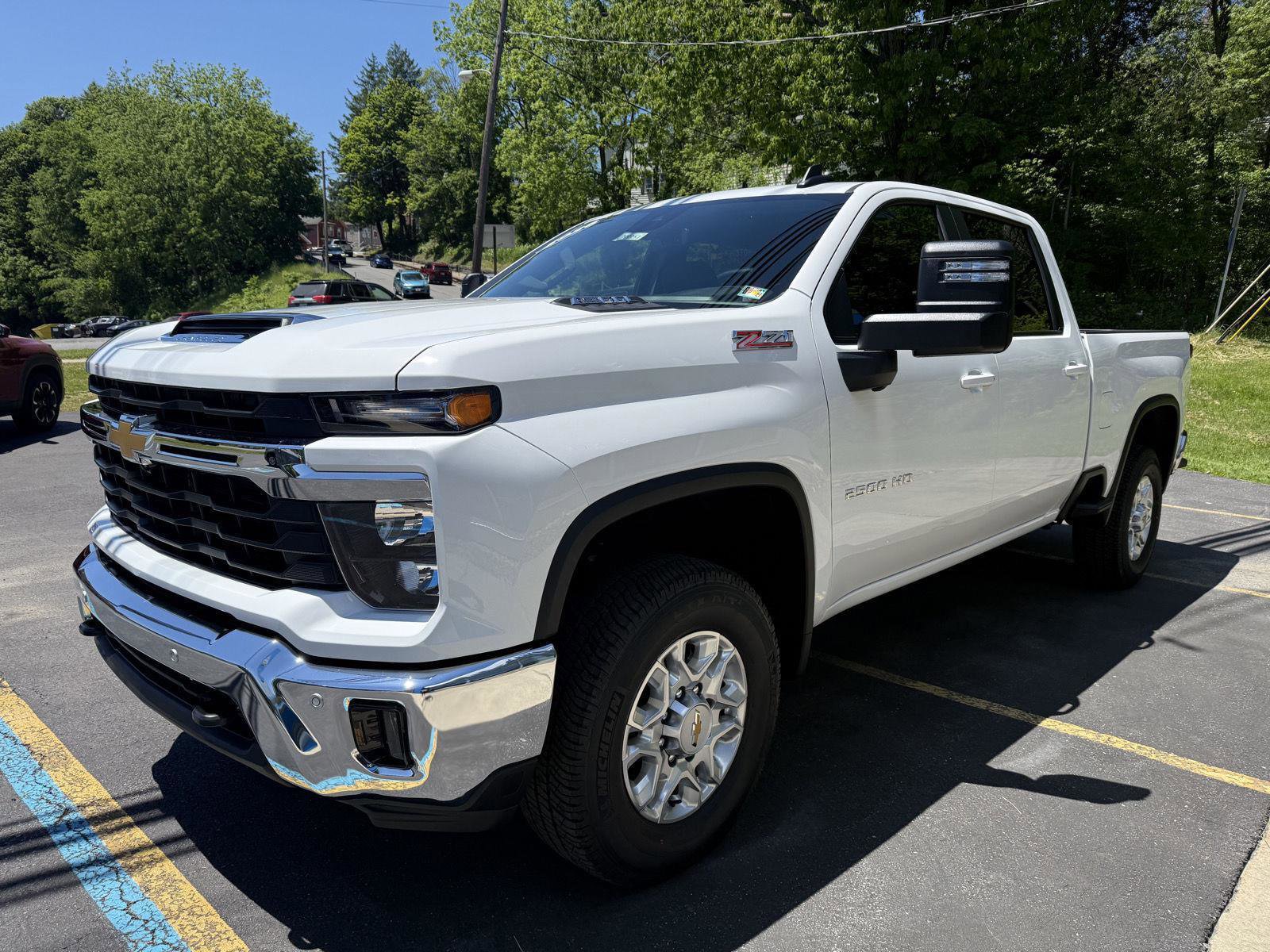 New 2026 Chevrolet Silverado 2500 LT w/ Safety Package AWD/4WD image 3
