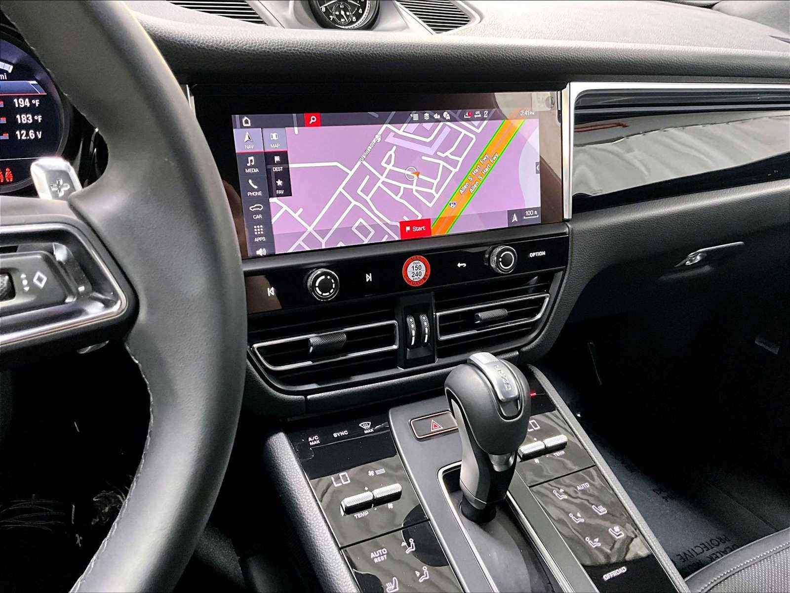 Used 2025 Porsche Macan w/ Premium Package Plus image 19