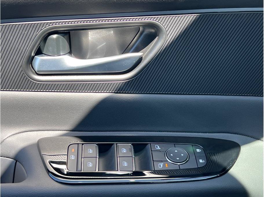 Used 2025 Nissan Murano SV FWD image 18
