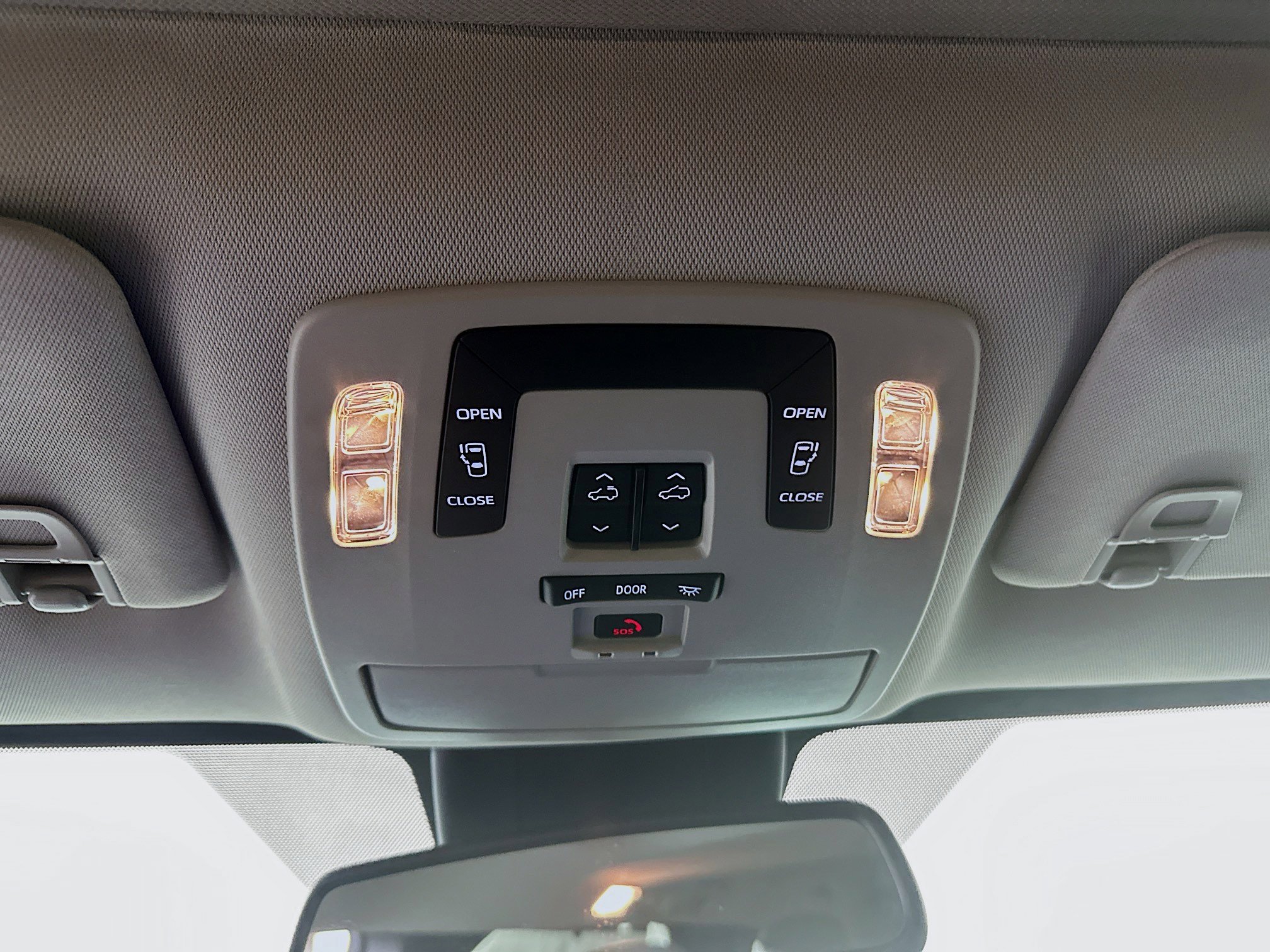 Used 2025 Toyota Sienna LE w/ LE Plus Package AWD/4WD image 18