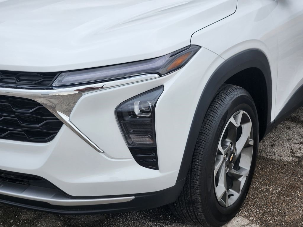 Used 2026 Chevrolet Trax LT image 10