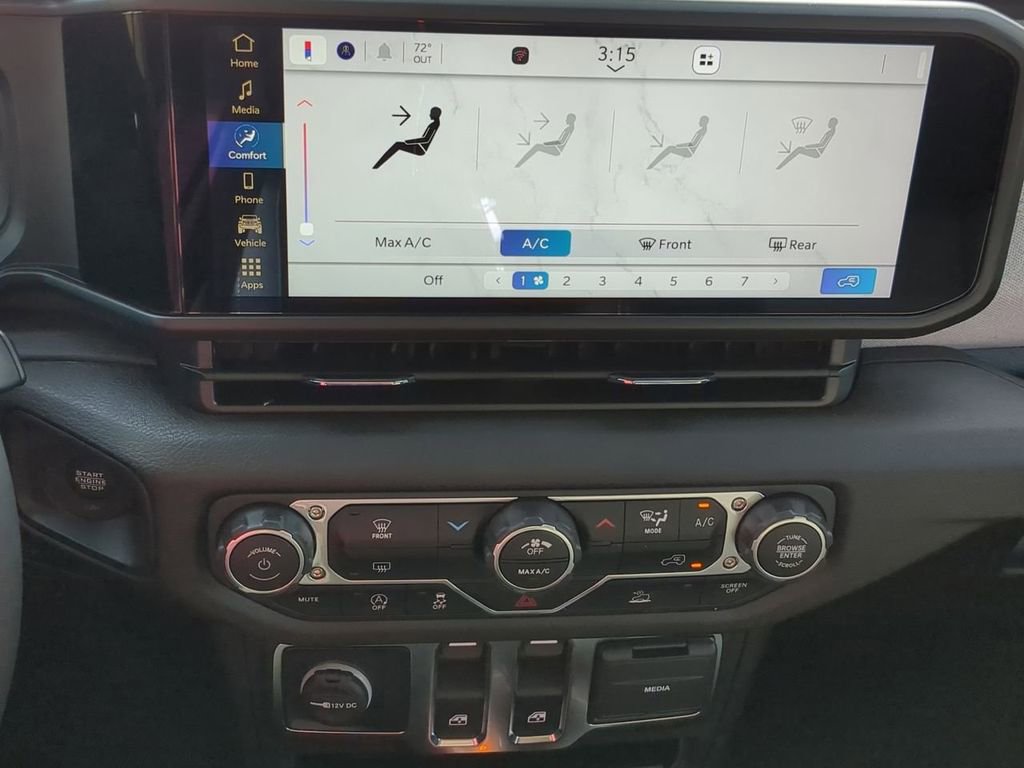 Used 2025 Jeep Wrangler Sport image 24